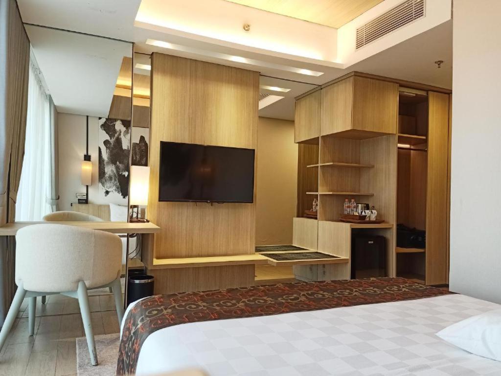 Louis Kienne Cikarang Hotel & Service Apartment بيكاسي المظهر الخارجي الصورة