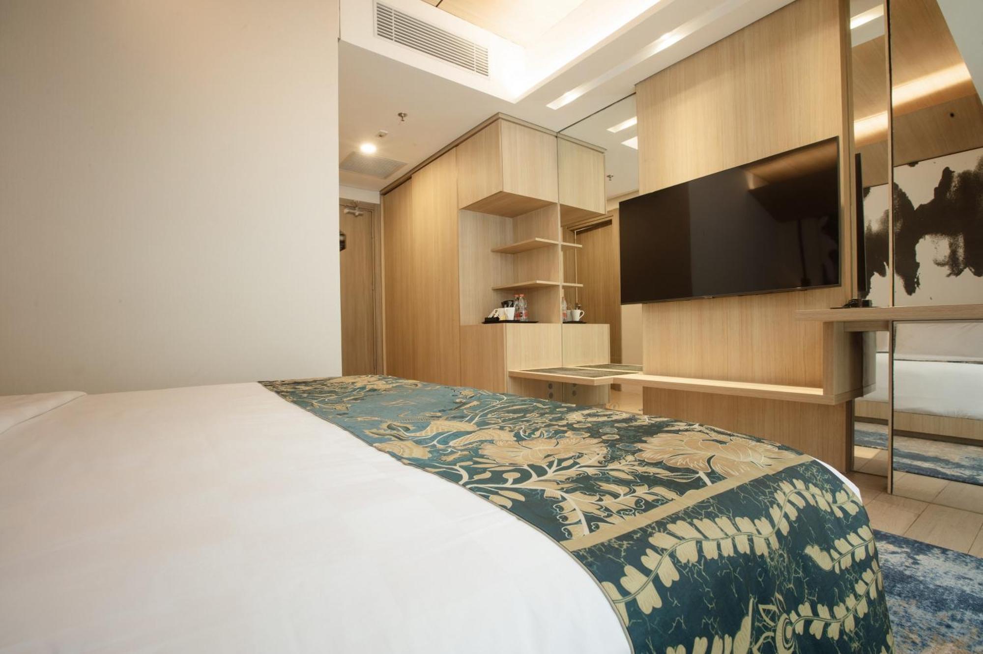 Louis Kienne Cikarang Hotel & Service Apartment بيكاسي المظهر الخارجي الصورة